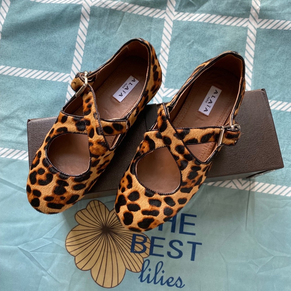 Alaia Leopard-Pattern Ponyhair Mary Janes in Brown and Black - Picture 2 of 8